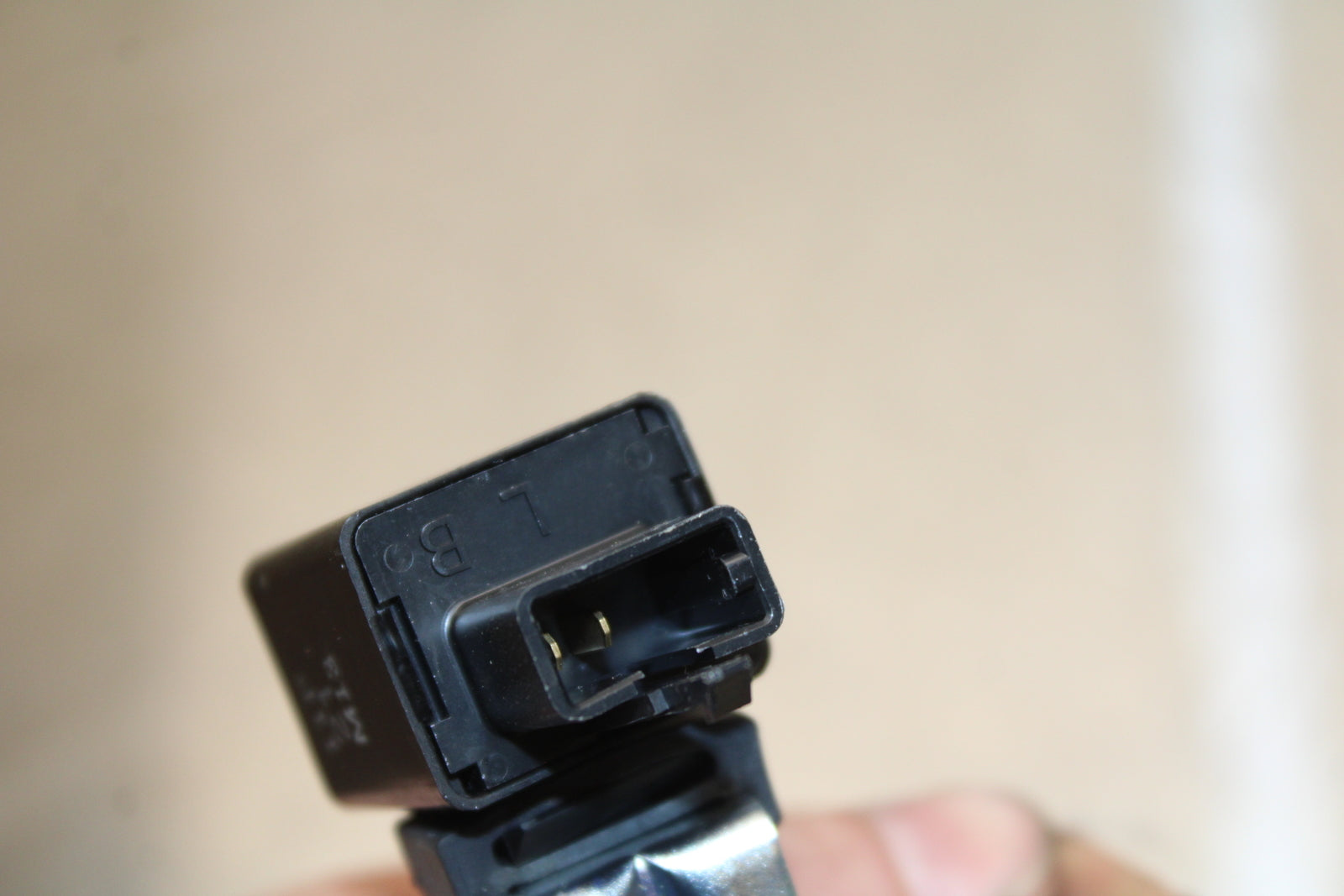 23-24 KAWASAKI NINJA ZX14R TURN SIGNAL BLINKER RELAY FLASHER SWITCH BB141