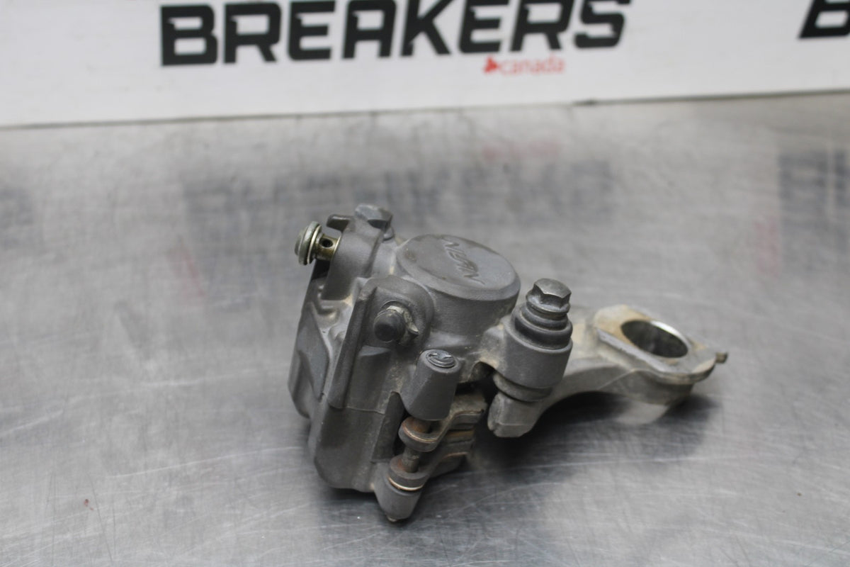 07 YAMAHA YZF R1 REAR BACK BRAKE CALIPER W MOUNT BRACKET BB826