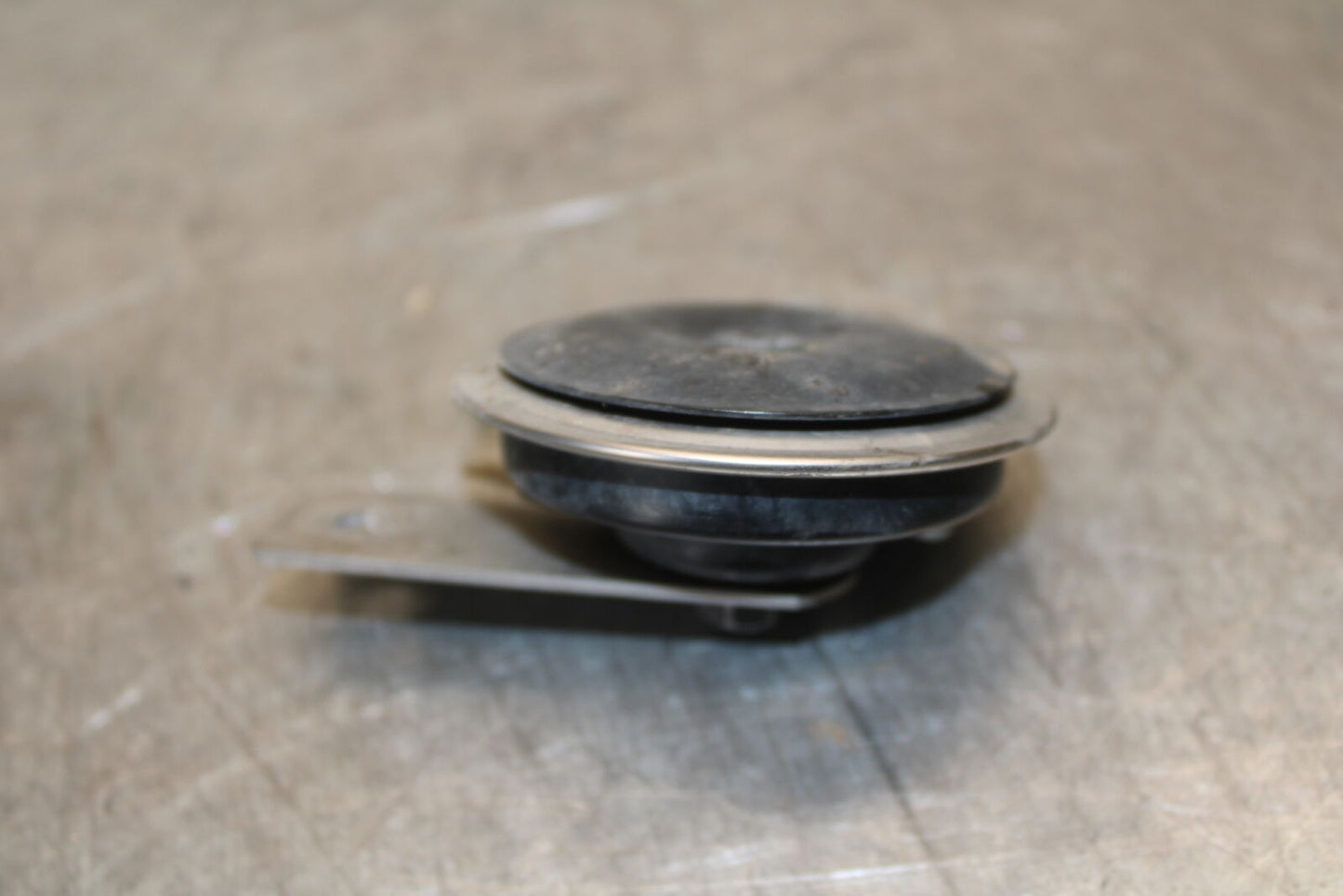 19-23 KAWASAKI NINJA ZX6R HORN SIGNAL BB701