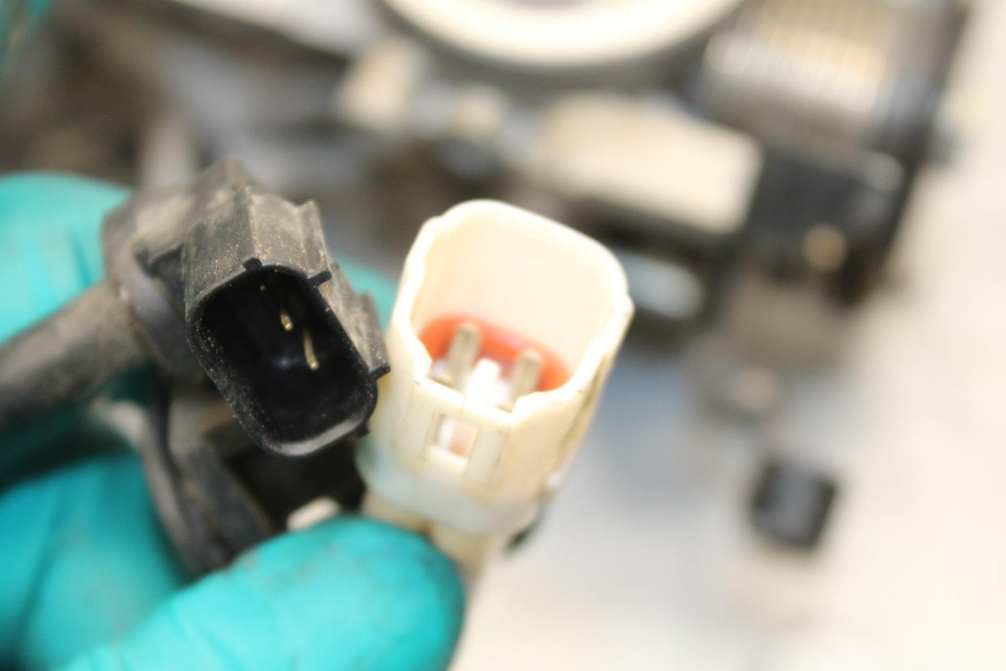 2014 Kawasaki Ninja 650 EX650E MAIN FUEL INJECTORS / THROTTLE BODIES BB569