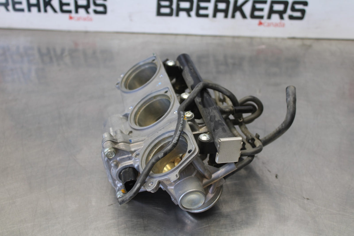 20 TRIUMPH STREET TRIPLE 765 MAIN FUEL INJECTORS / THROTTLE BODIES BB864