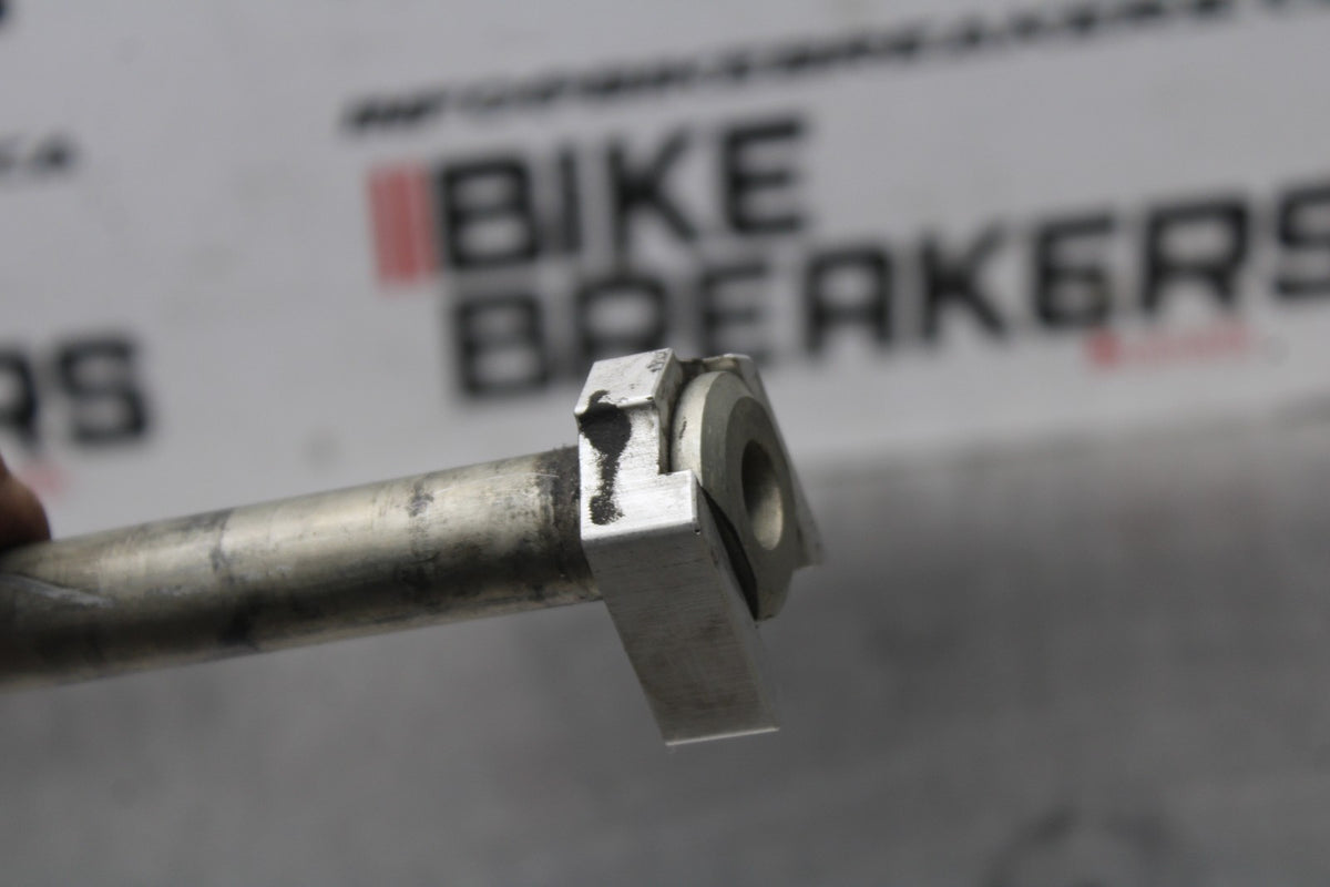 14 TRIUMPH STREET TRIPLE ABS REAR AXLE BACK WHEEL RIM PIVOT BOLT AXEL BB808