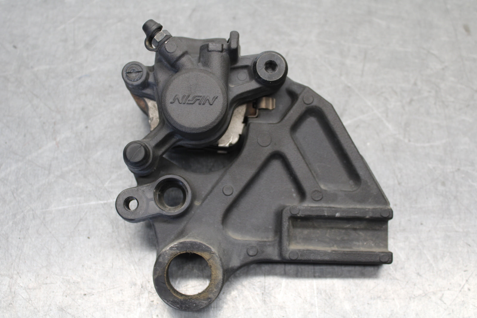 16 KAWASAKI NINJA ZX10R REAR BRAKE CALIPER W MOUNT BRACKET 43080-0097-DJ BB650