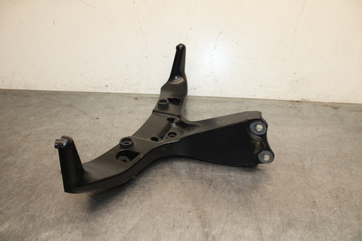 03-04 HONDA CBR600RR UPPER FAIRING MIRROR GAUGES STAY BRACKET BB127