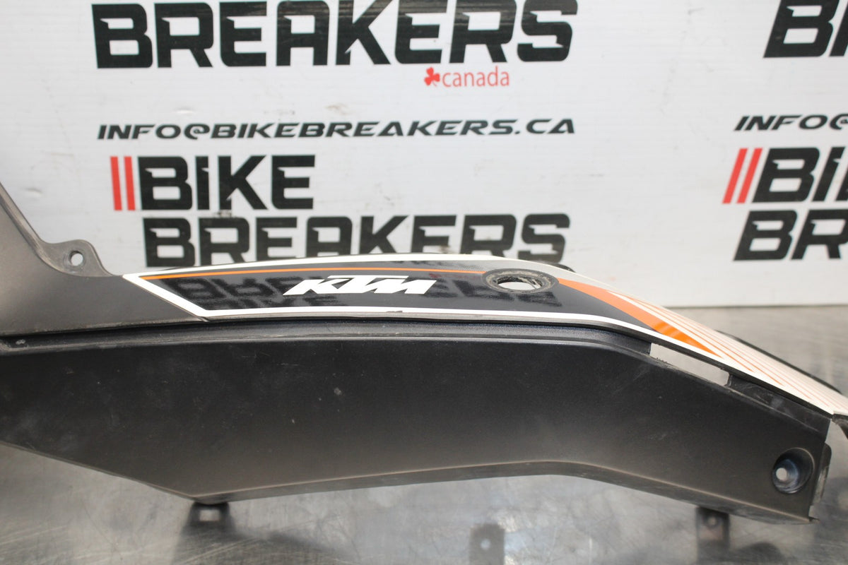 13-16 KTM 390 DUKE LEFT REAR BACK TAIL FAIRING COWL SHROUD BB815