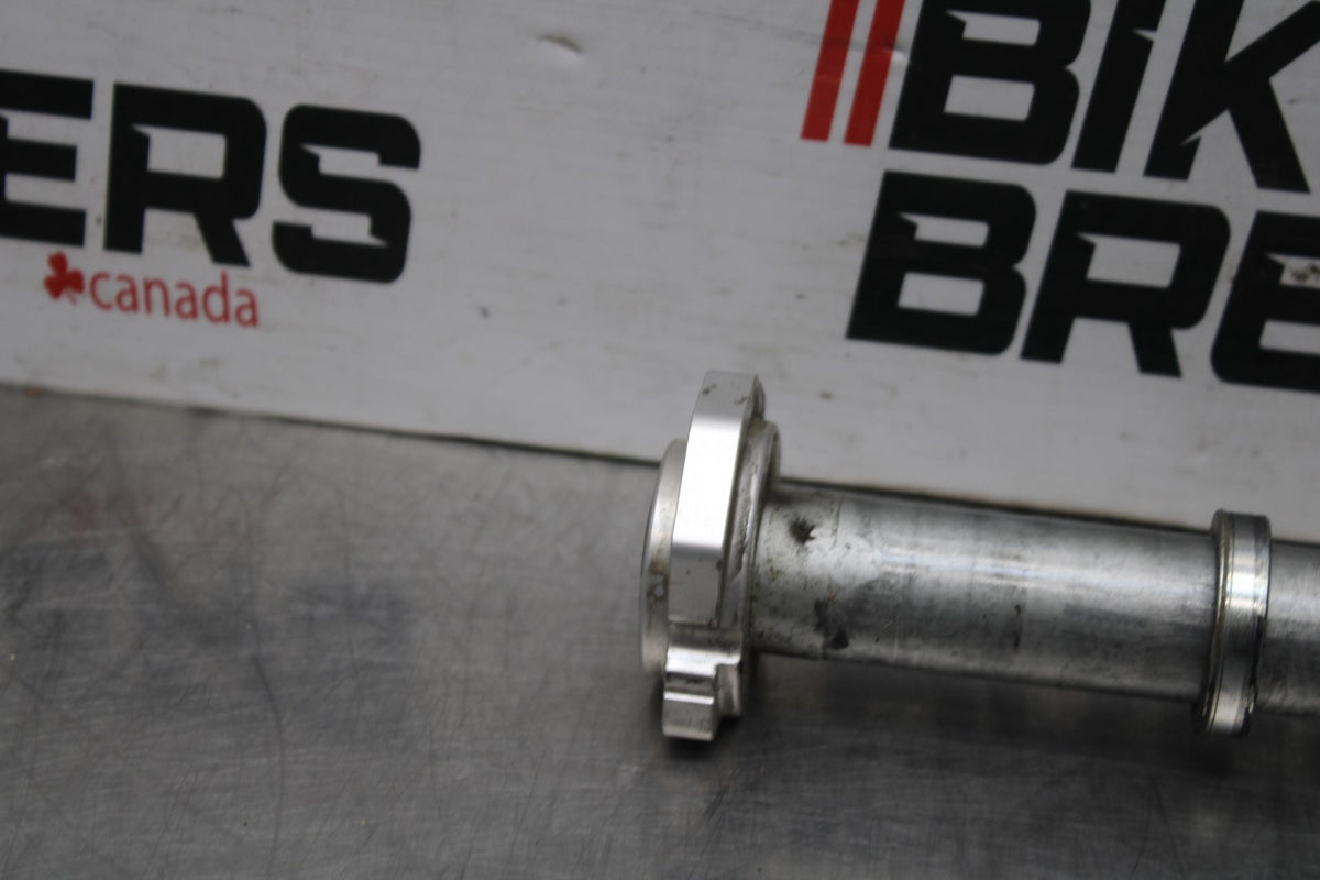 16 DUCATI 959 PANIGALE REAR AXLE BACK WHEEL RIM PIVOT BOLT AXEL BB912