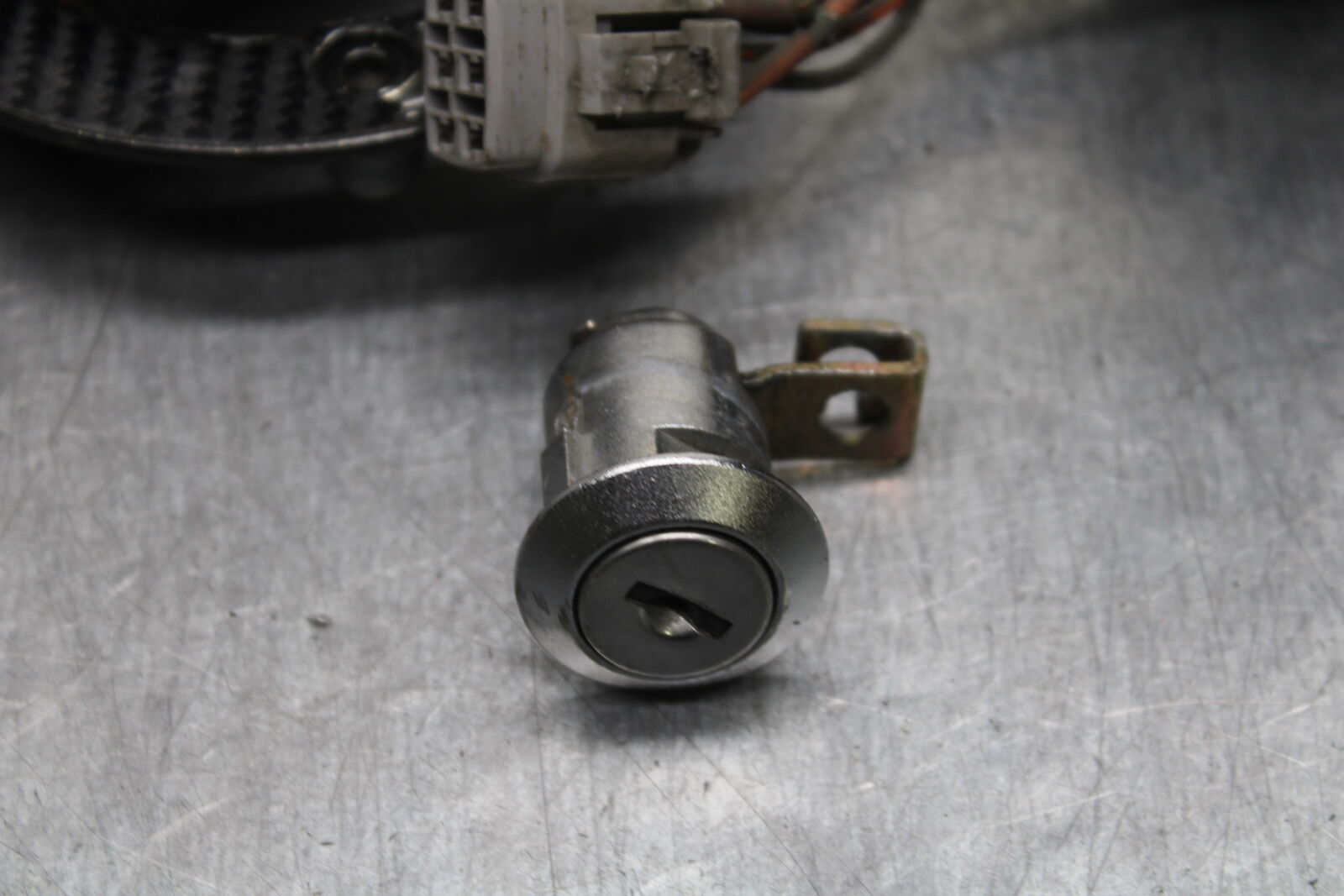 06-07 SUZUKI GSXR 600 IGNITION LOCK KEY SET W/ GAS CAP AND SEAT LOCK BB737