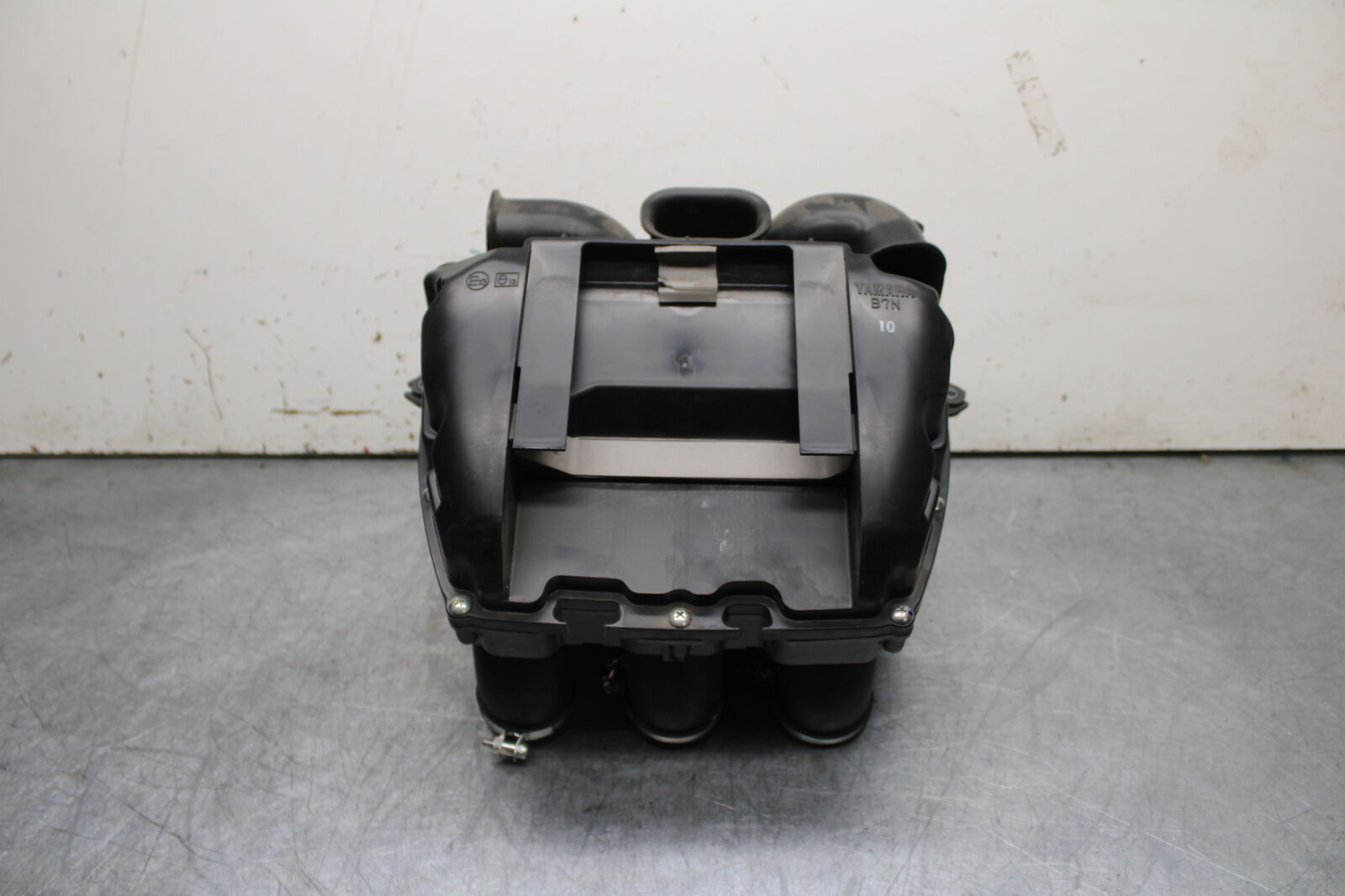 22-24 YAMAHA XSR900 AIRBOX AIR INTAKE FILTER BOX BB710