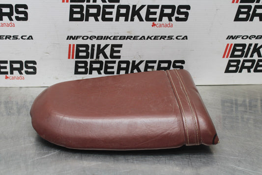 00 SUZUKI GSXR750 REAR BACK PASSENGER TANDEM SEAT PAD SADDLE PILLION BB820