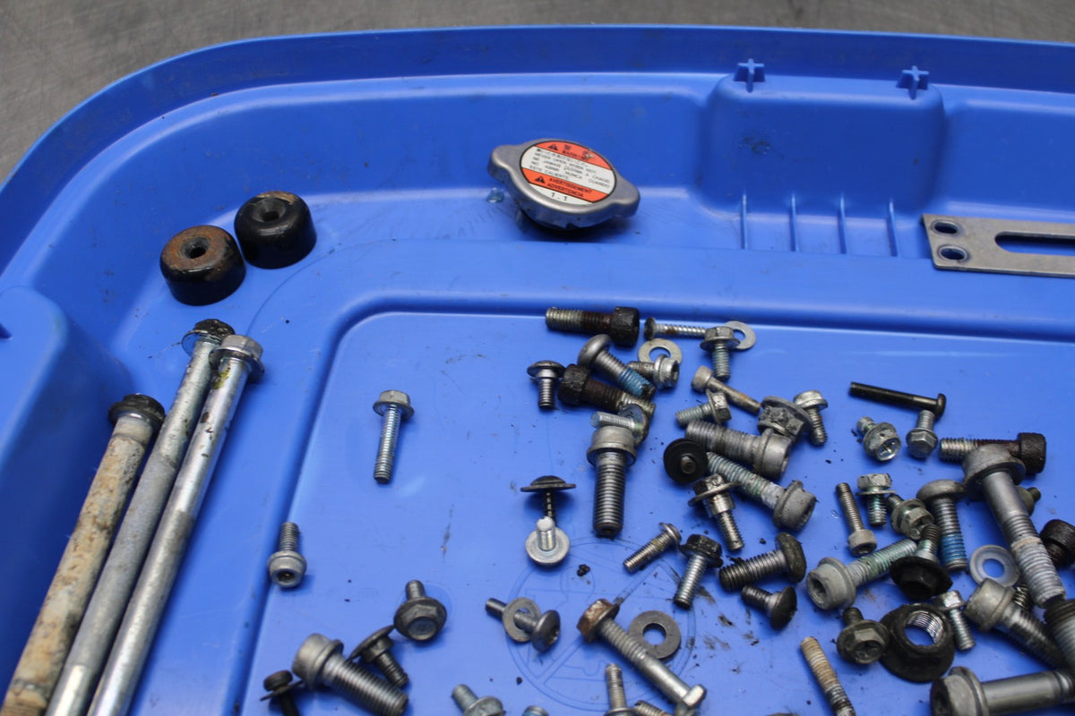 06-07 SUZUKI GSXR750 MOUNTING BOLTS HARDWARE MOTOR SCREWS BB811