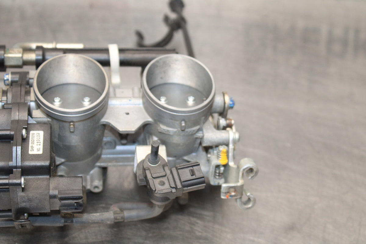 13-18 KAWASAKI NINJA ZX6R MAIN FUEL INJECTORS / THROTTLE BODIES BB915