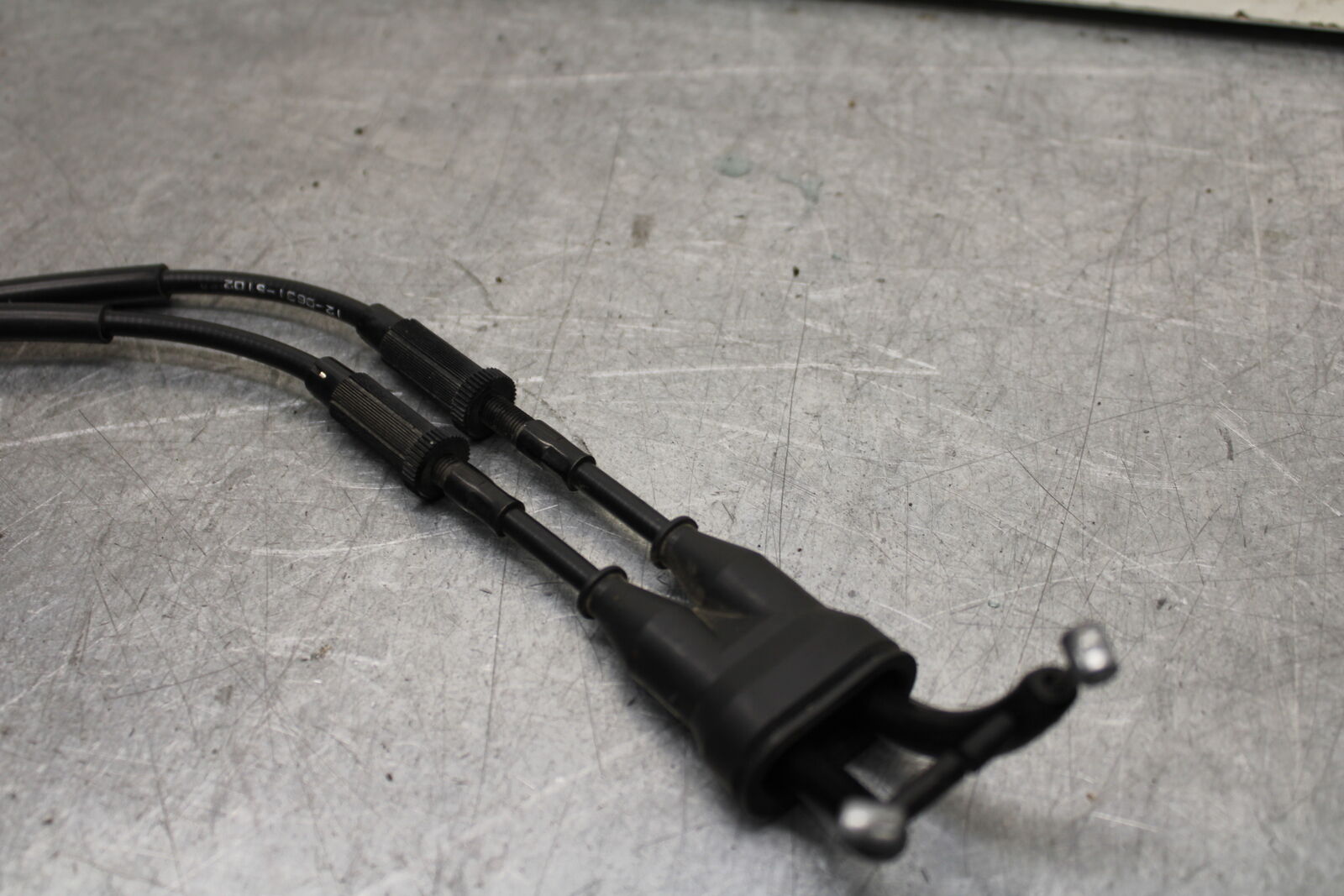 16 KAWASAKI NINJA ZX10R THROTTLE CABLES LINES 54012-0631 BB650