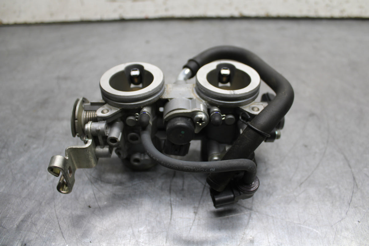 19-22 KAWASAKI Z400 MAIN FUEL INJECTORS / THROTTLE BODIES BB738