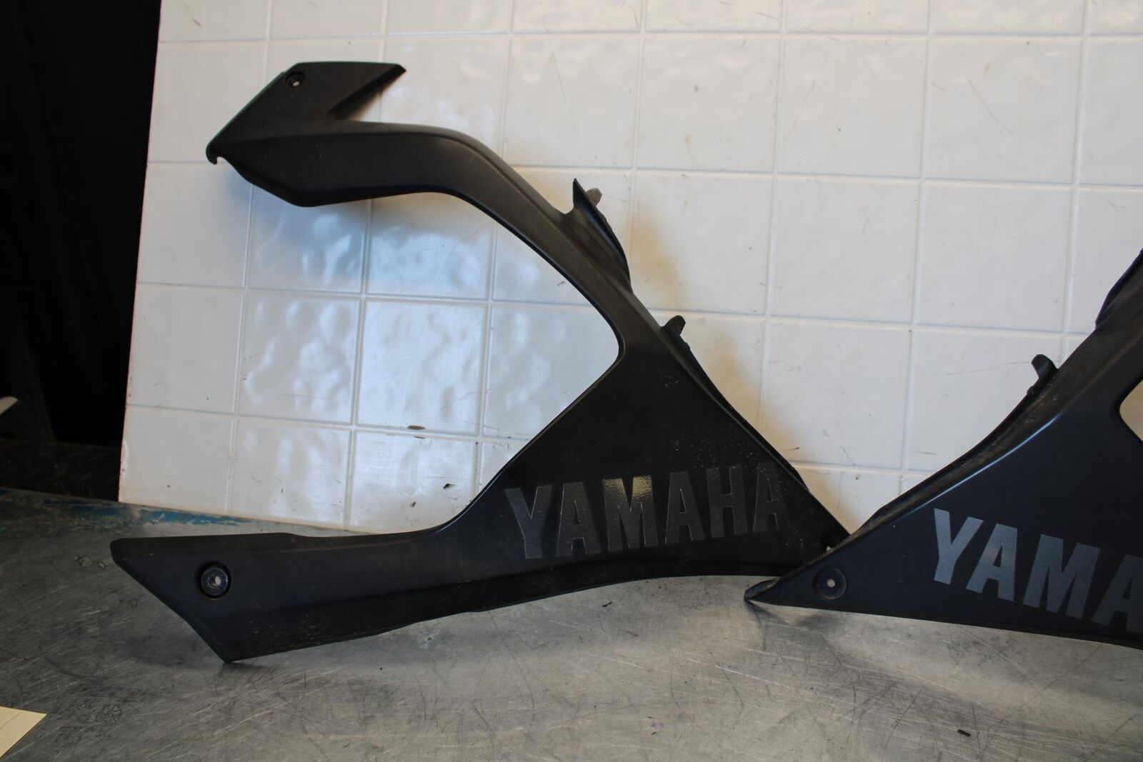 17-18 YAMAHA YZF R3 LOWER BOTTOM BELLY FAIRING COWL BB438 