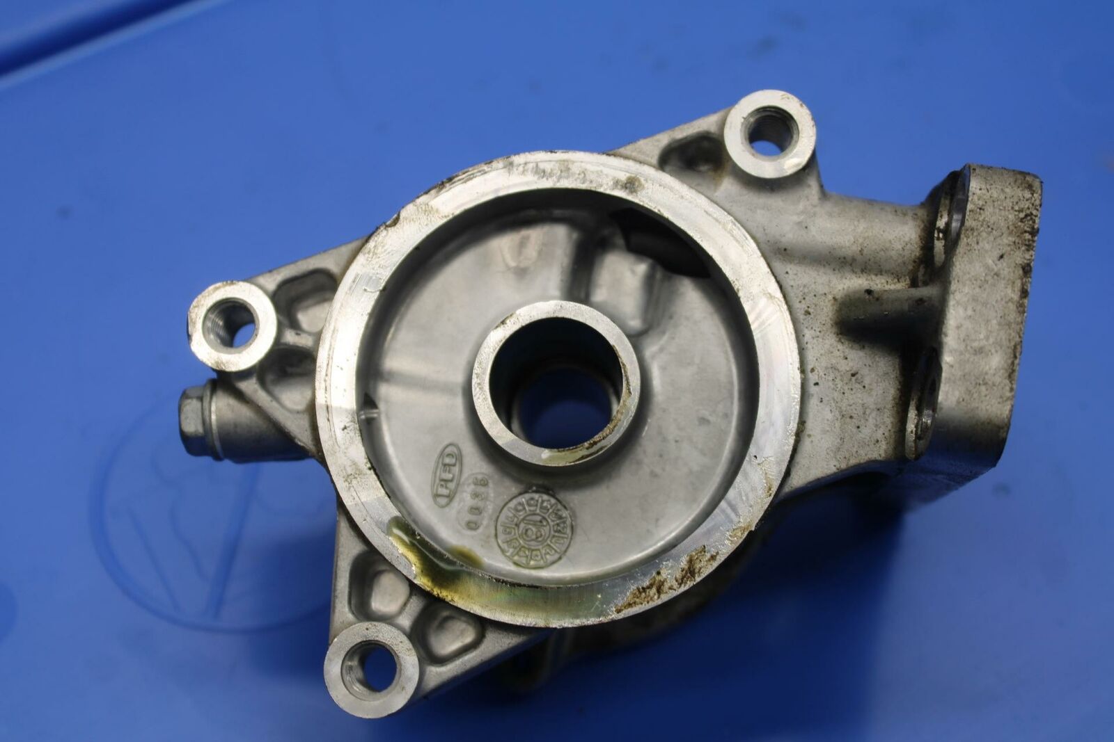 19-20 KAWASAKI NINJA ZX6R OIL FILTER UNION SUPPORT BRACKET BB419