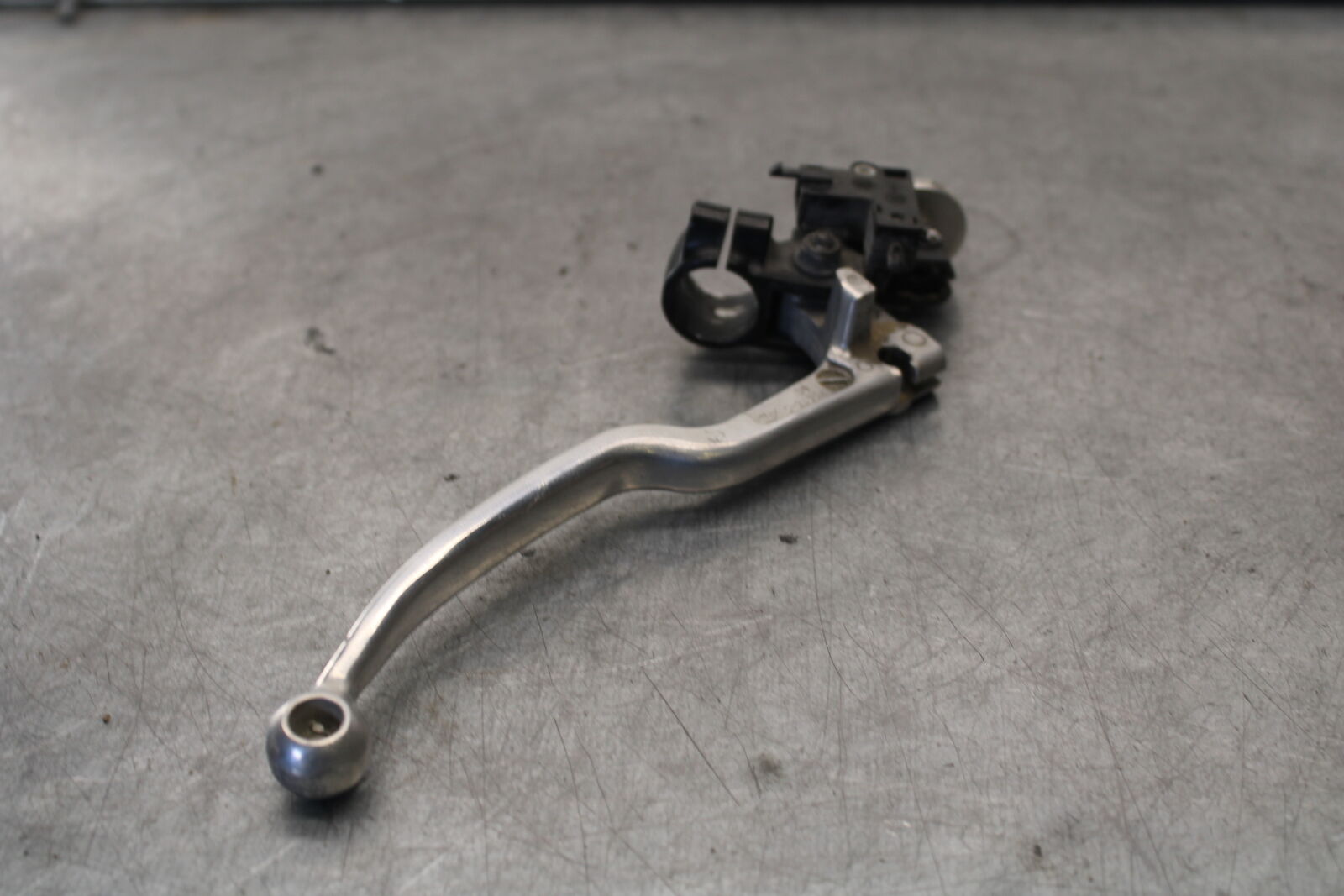 09-15 YAMAHA FZ6R CLUTCH PERCH MOUNT WITH LEVER BB686