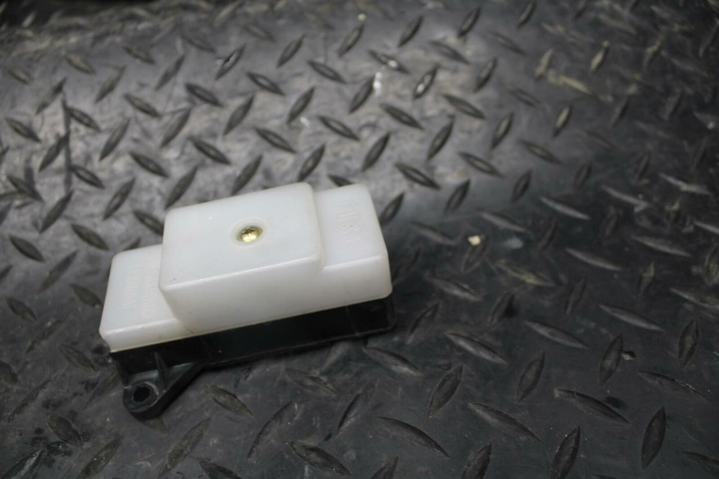 86 SUZUKI GS750ES RELAY ASSEMBLY FUSE BOX BB233