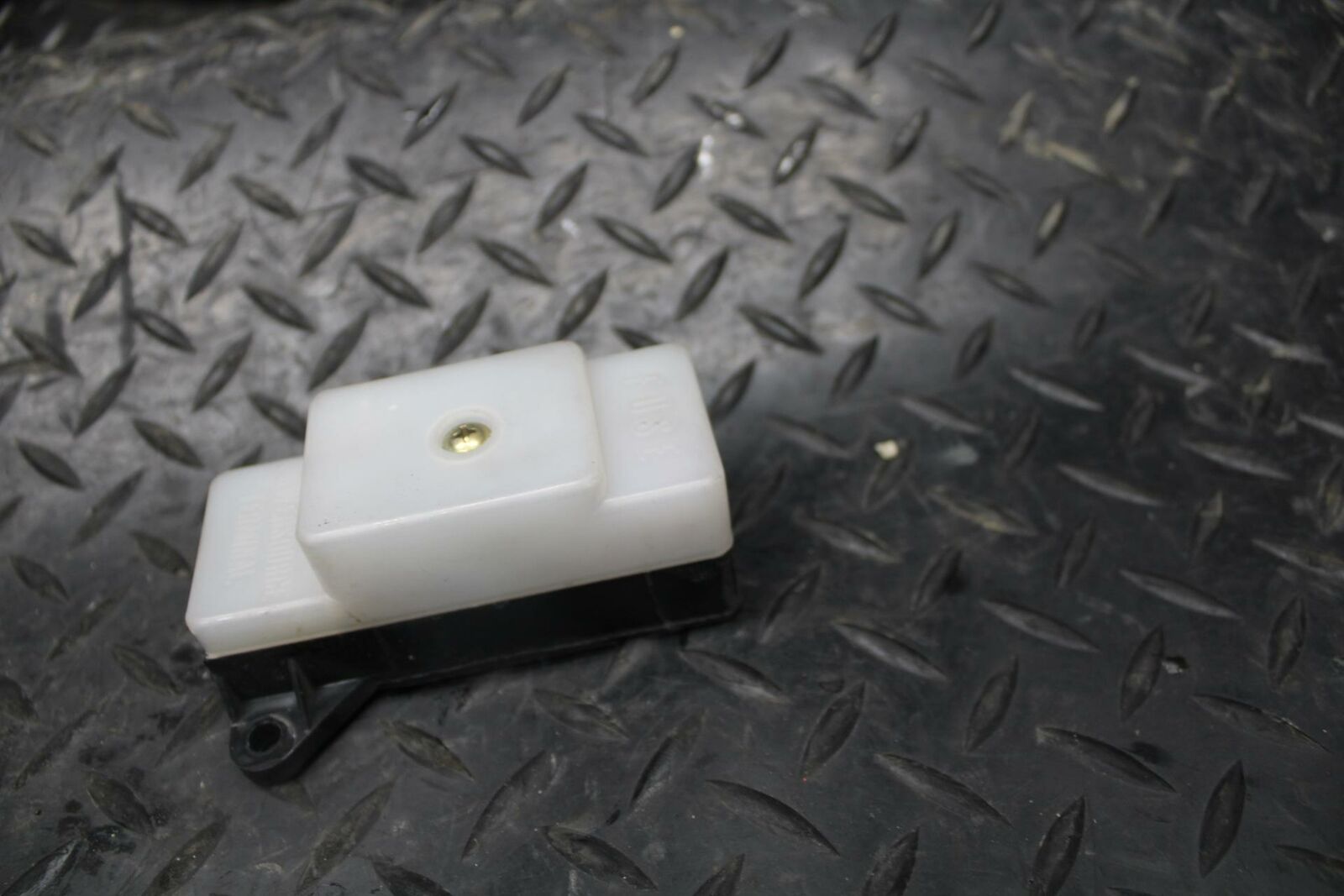 86 SUZUKI GS750ES RELAY ASSEMBLY FUSE BOX BB233