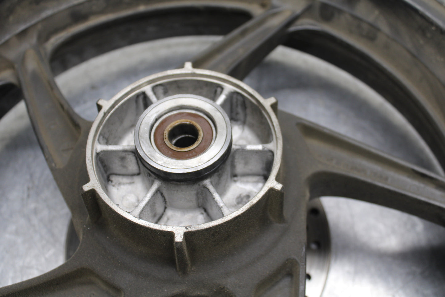 15-16 HONDA CB300F REAR WHEEL BACK RIM BB740