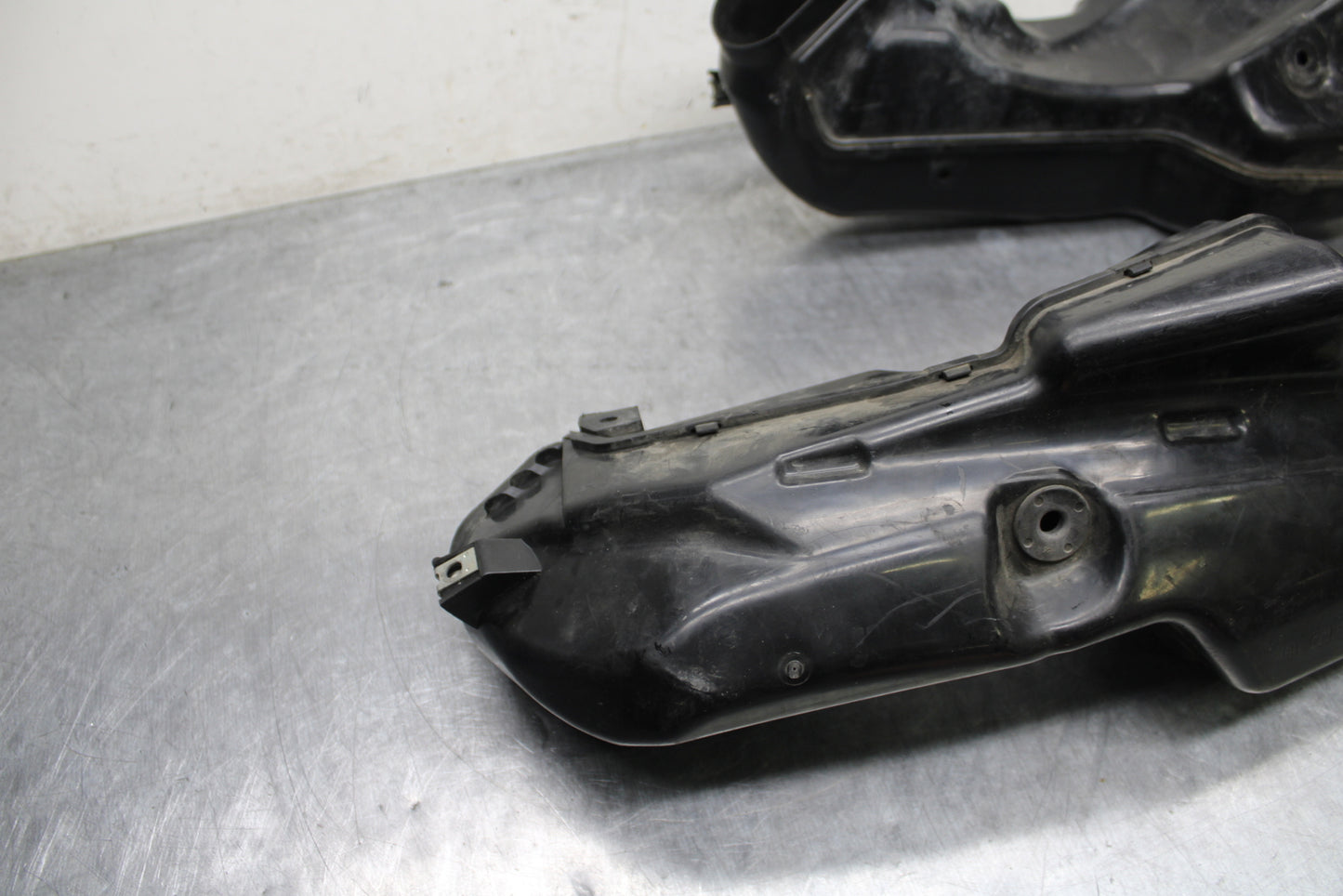 08-10 SUZUKI GSXR 600 RIGHT LEFT AIR INTAKE DUCTS BB132