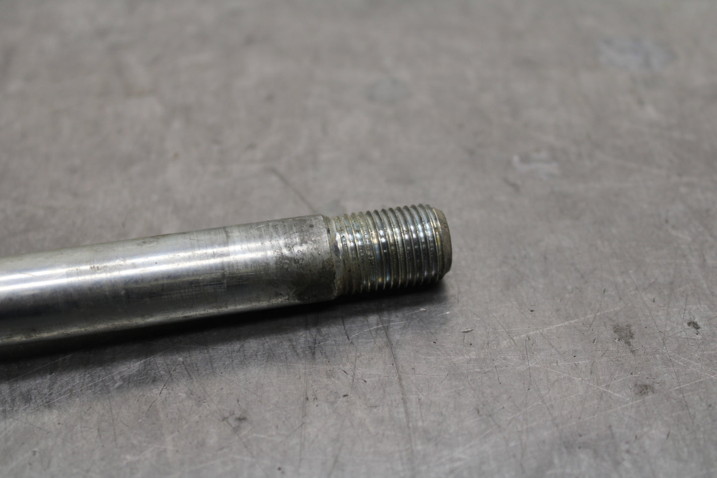 03 SUZUKI SV650S FRONT WHEEL RIM AXLE PIVOT BOLT BB130