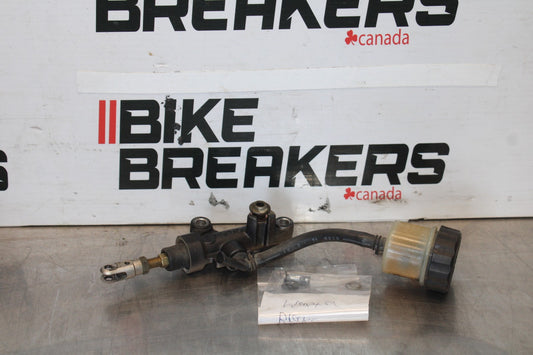 03-04 YAMAHA YZF R6 REAR BACK BRAKE MASTER CYLINDER W RESERVOIR BB890