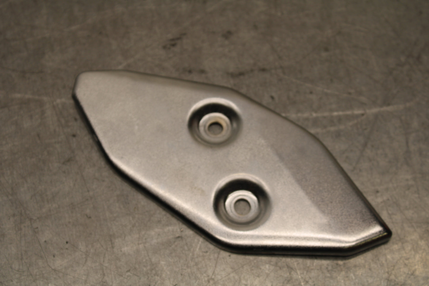 15-17 YAMAHA YZF R3 RIGHT REARSET REAR SET HEEL GUARD COVER BB651