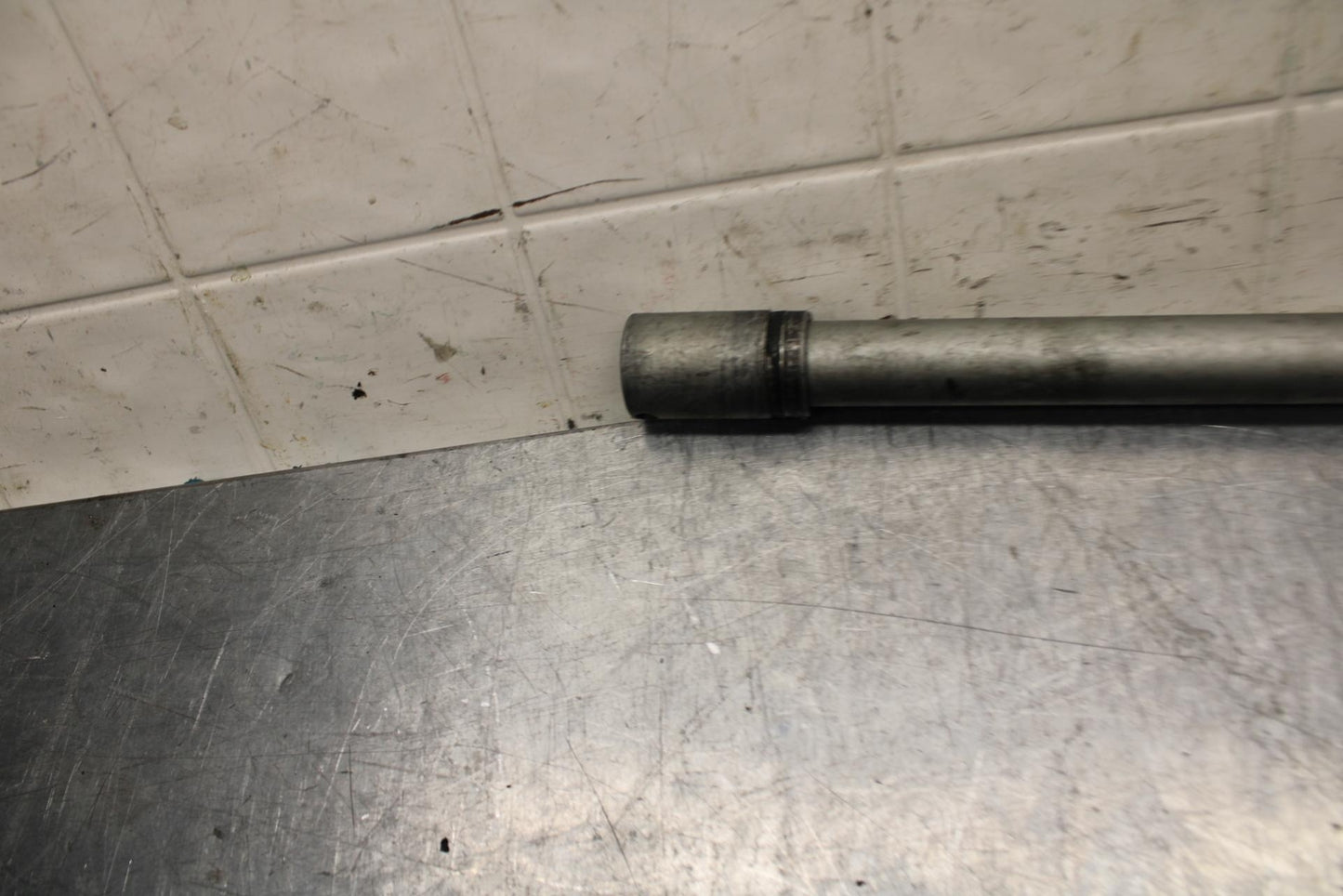 06-07 HONDA CBR1000RR FRONT WHEEL RIM AXLE PIVOT BOLT 44301-MCJ-000 BB75