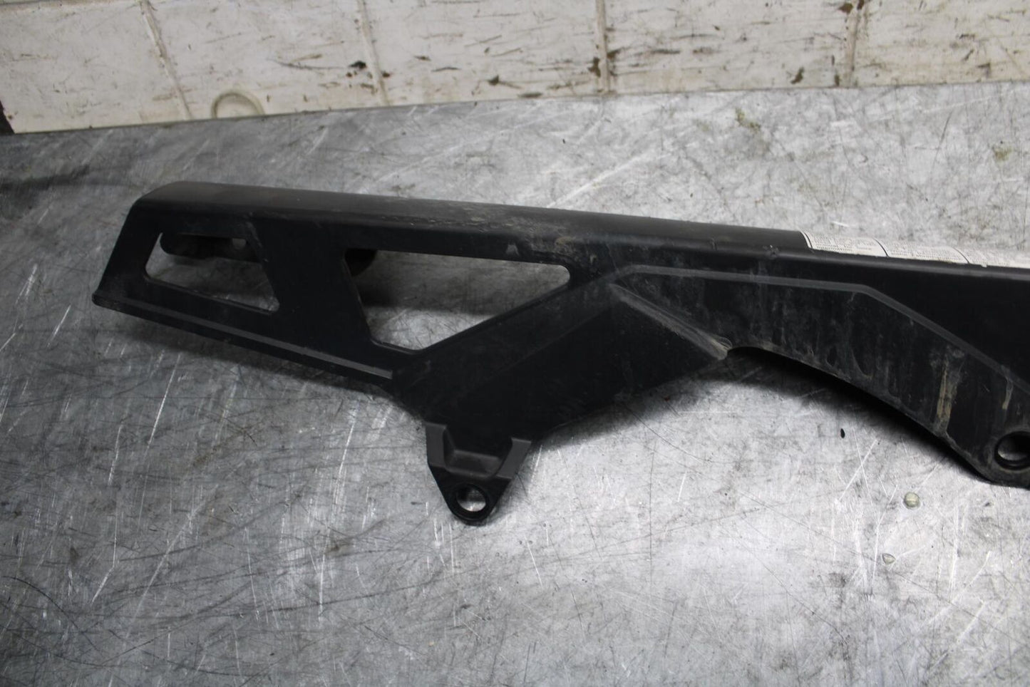 2007 Suzuki GSXR600 REAR BACK DRIVE CHAIN GUARD COVER SHIELD 61311-01H10 BB540