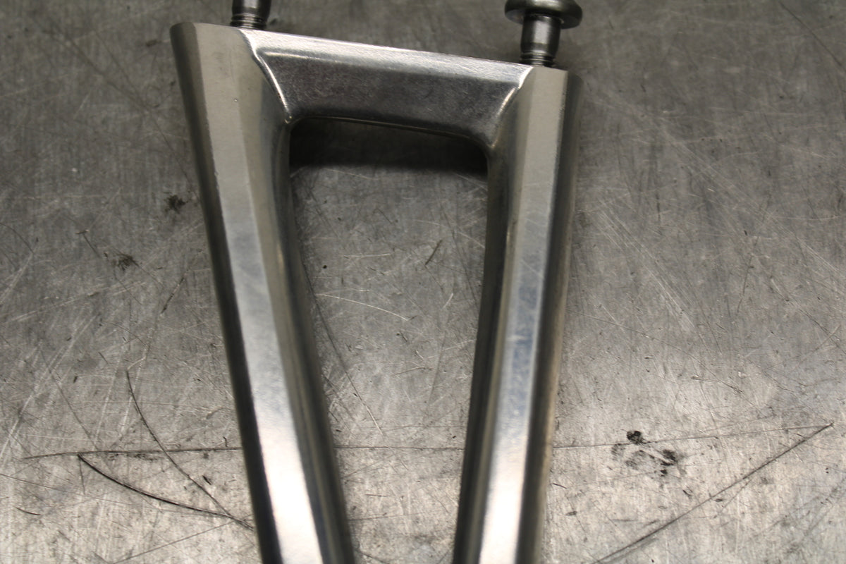 03-05 YAMAHA YZF R6  LEFT REAR BACK PASSENGER PEG BB132