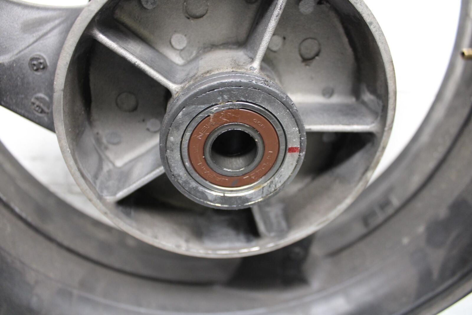 2000 Honda CBR600F4 REAR WHEEL AND ROTOR BACK BRAKE DISC 43251-MEE-000 BB552