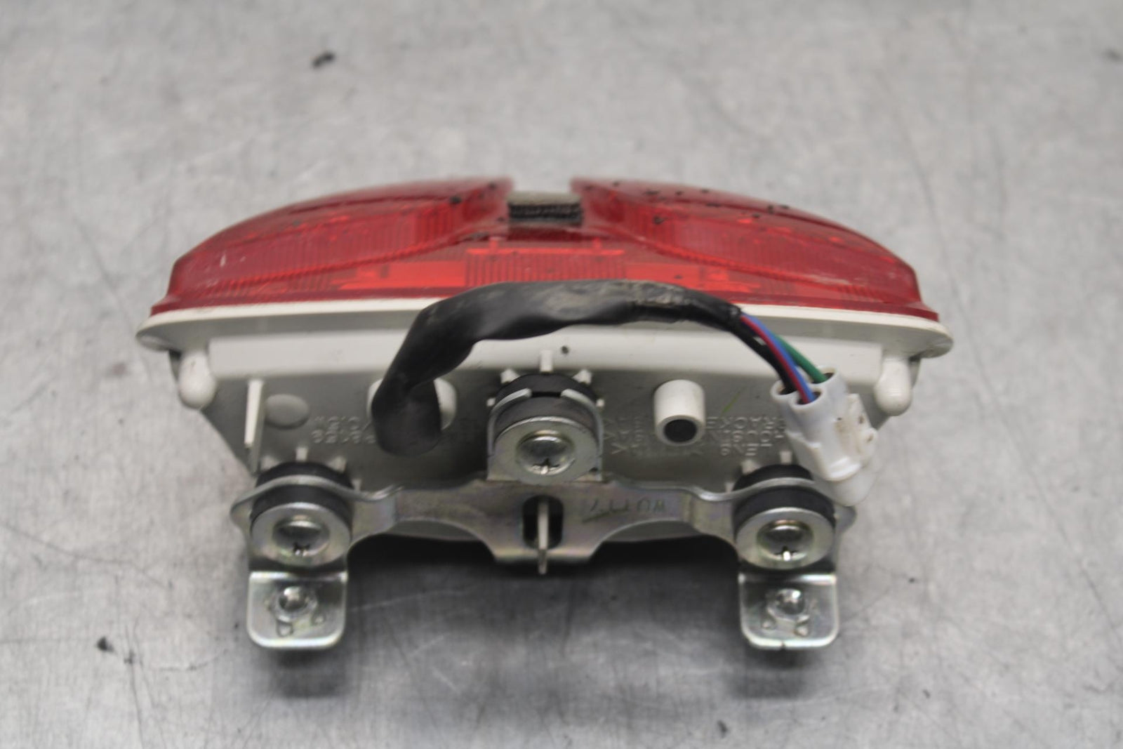 2011 Suzuki GSXR600 REAR TAIL TAILLIGHT BACK BRAKE LIGHT BB602