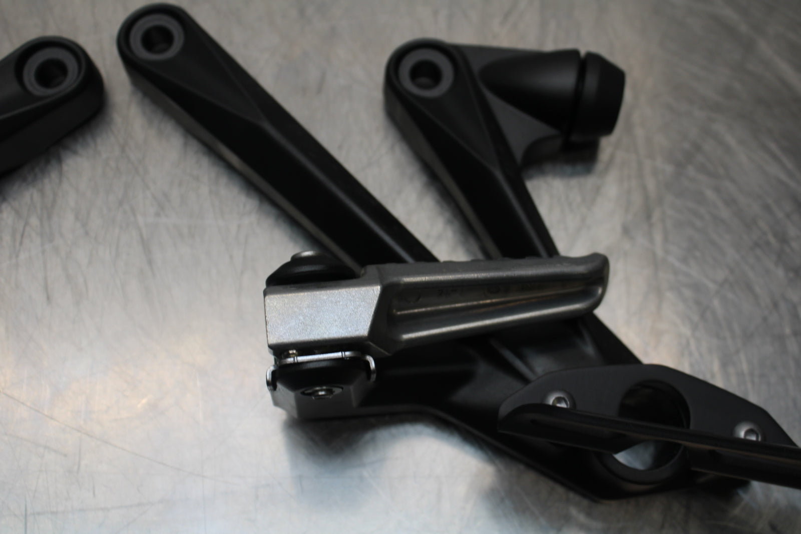 23-24 KAWASAKI NINJA ZX14R REAR BACK PASSENGER PEG SET PAIR BB153