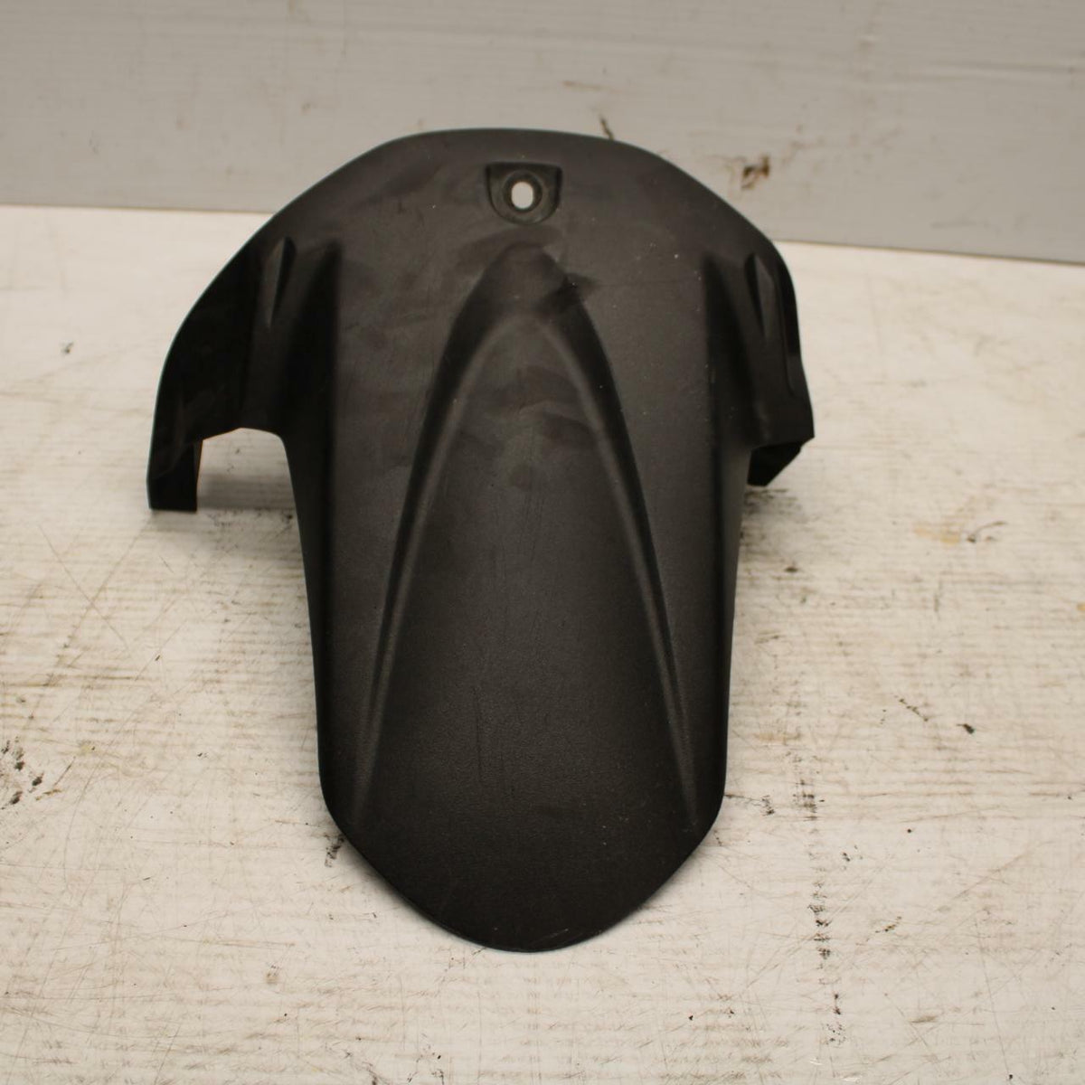 11-17 SUZUKI GSXR750 REAR BACK WHEEL TIRE HUGGER FENDER 63114-14J01 BB306