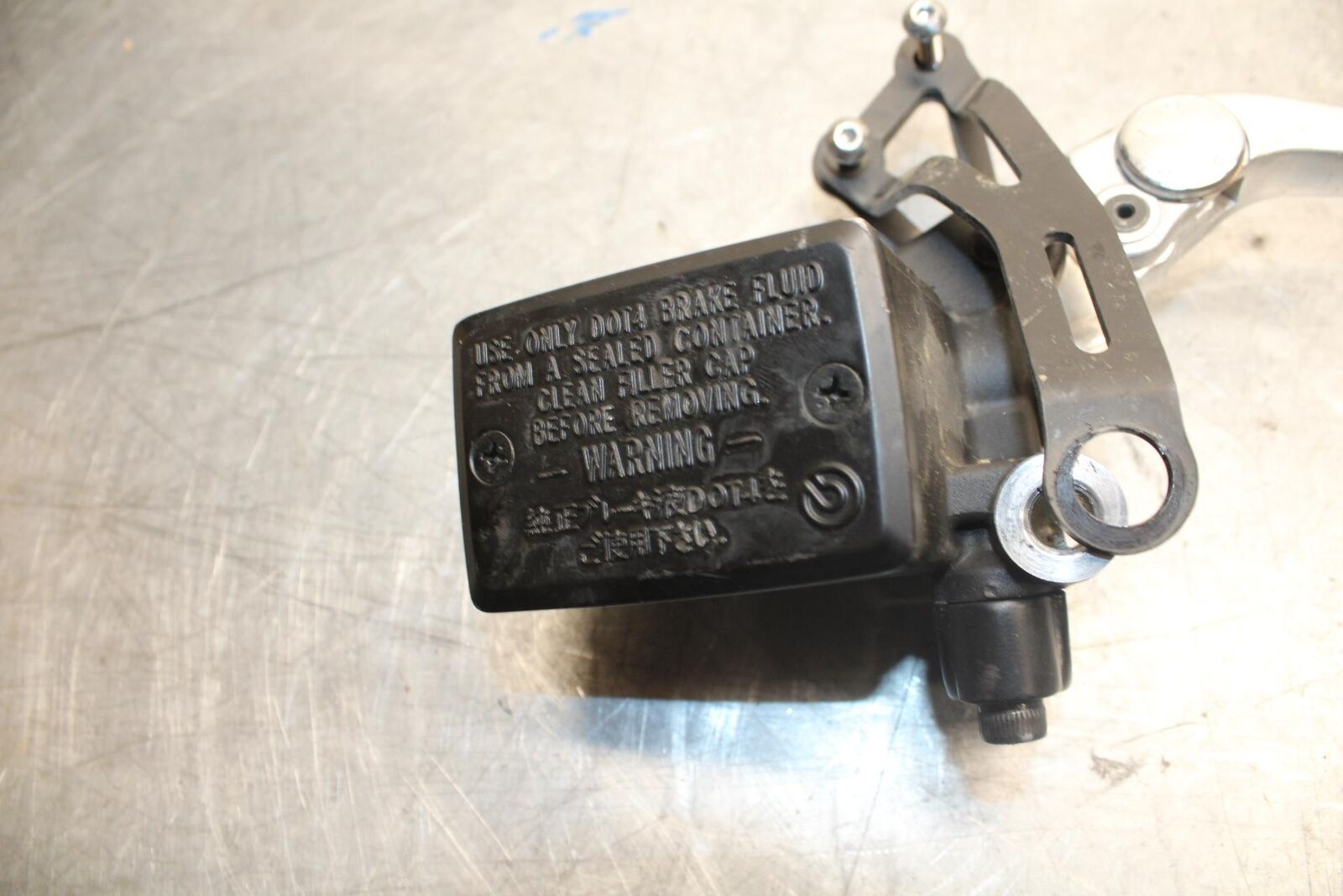2015 Yamaha FJ09 FRONT BRAKE MASTER CYLINDER w/ LEVER BB41