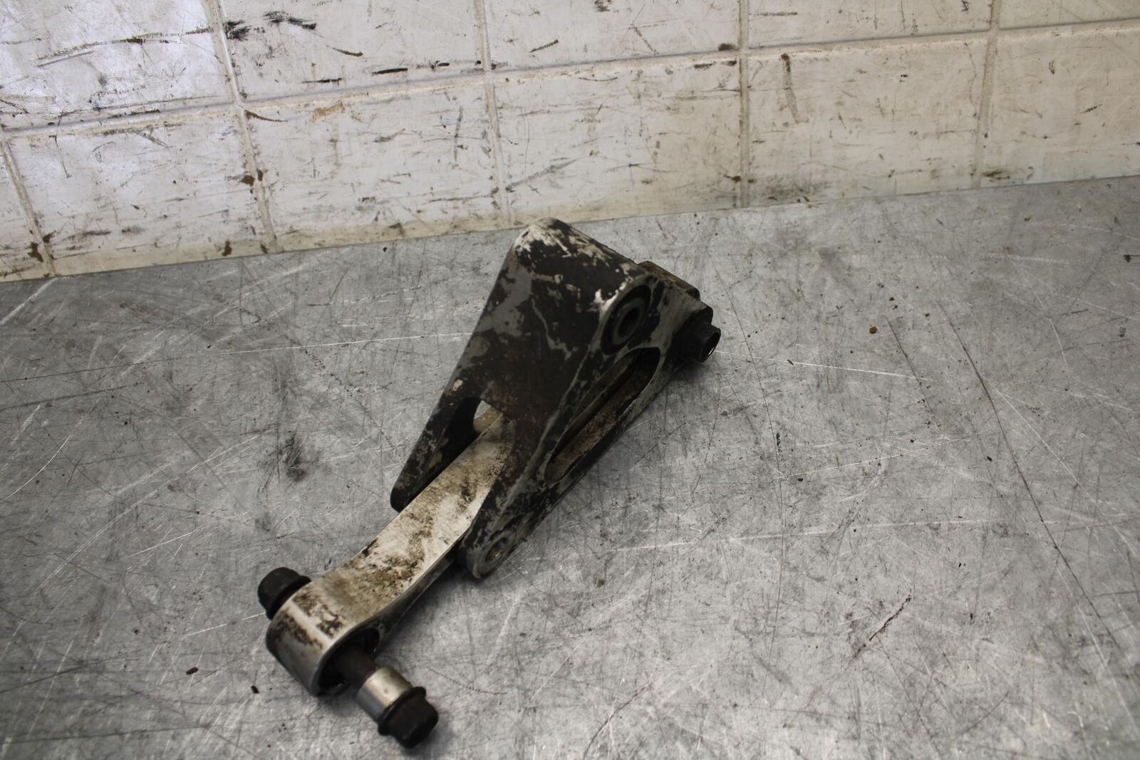 1999 Yamaha YZF R1 REAR DOGBONE SHOCK LINKAGE LINK 4XV-2217A-00-00 BB50