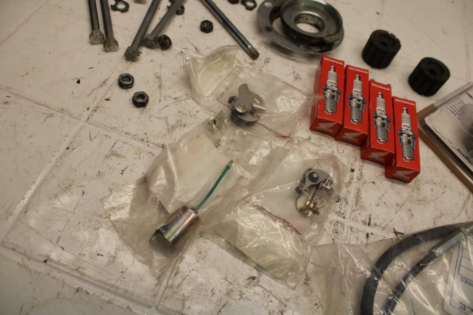 72 HONDA CB500 K1 POINTS SPARK PLUG  LEFTOVERS BB24