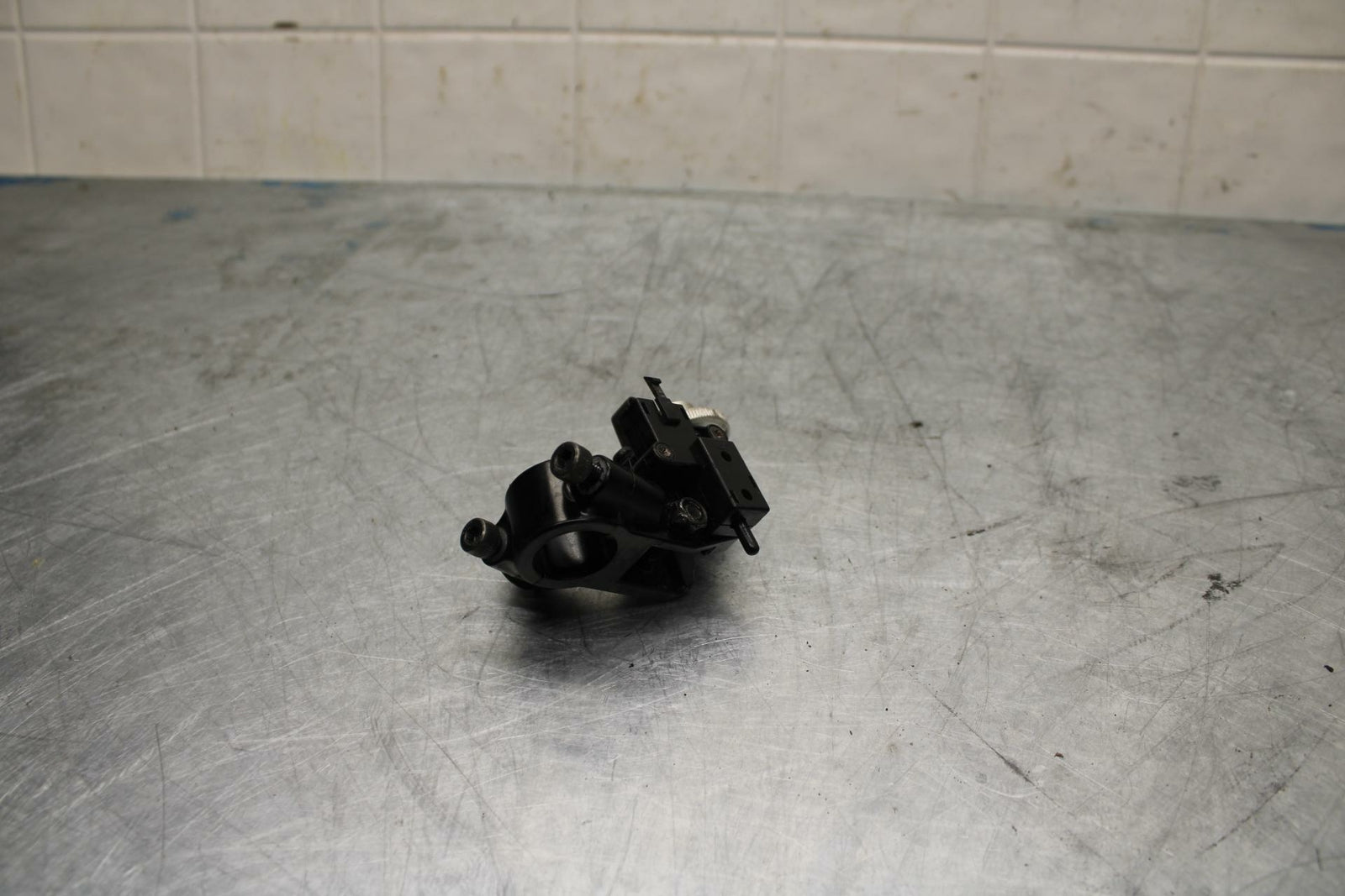 10-13 KAWASAKI Z1000 CLUTCH LEVER PERCH MOUNT BRACKET  BB421