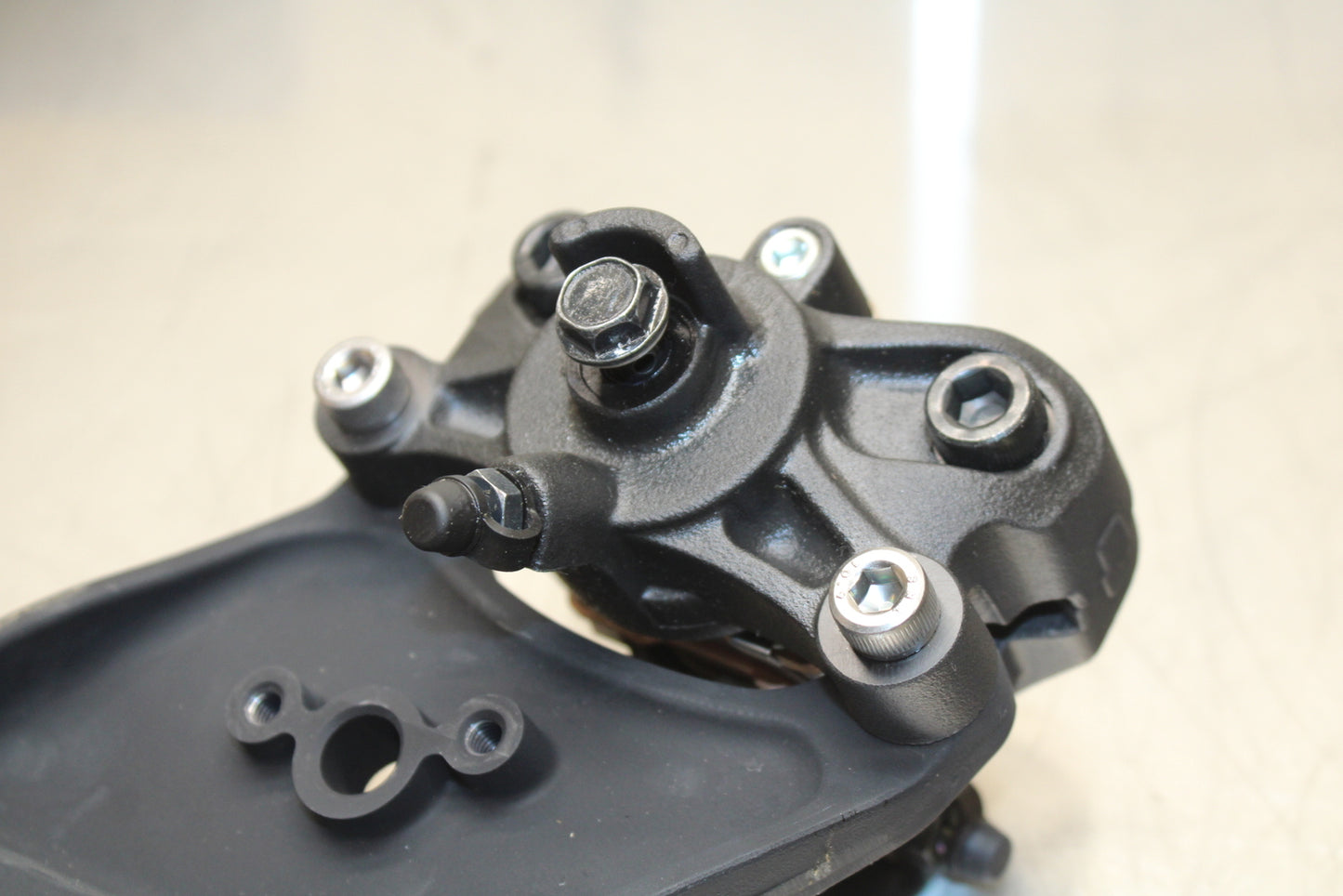 23-24 KAWASAKI NINJA ZX14R REAR BACK BRAKE CALIPER W MOUNT BRACKET BB141