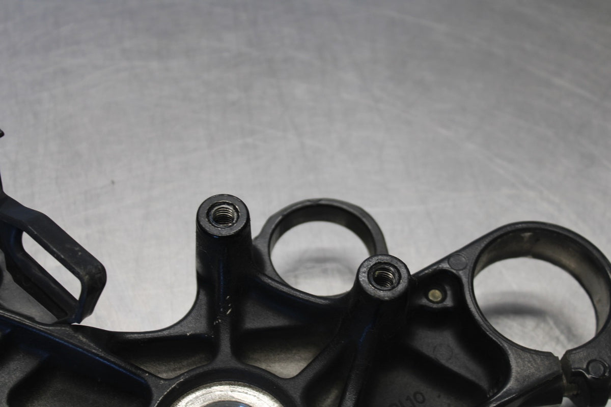 03-04 YAMAHA YZF R6 FORKS UPPER TRIPLE TREE CLAMP BB890
