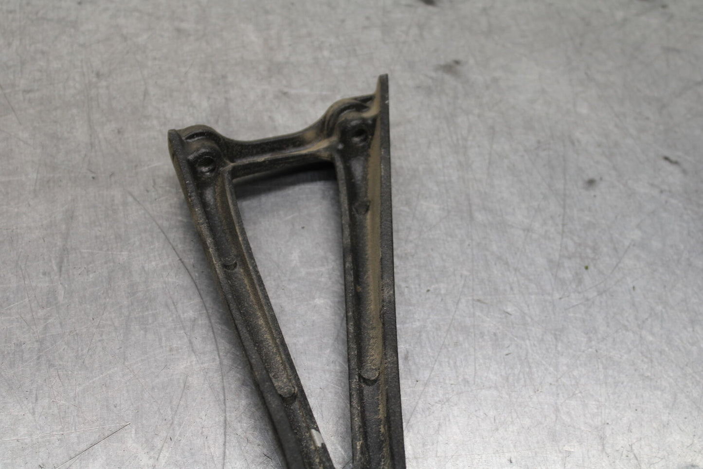 06-07 YAMAHA YZF R6 REAR BACK PASSENGER PEG SET PAIR BB742