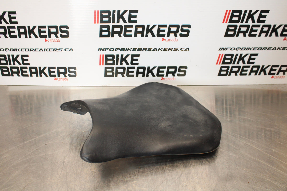 05-06 HONDA CBR600RR FRONT DRIVERS SEAT PAD SADDLE PILLION BB159