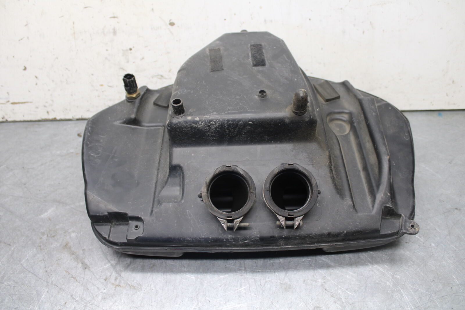 05-09 SUZUKI BOULEVARD C90 AIRBOX AIR INTAKE FILTER BOX BB692