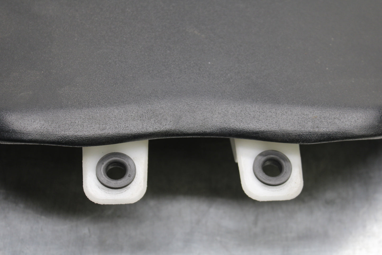 12-13 KAWASAKI Z1000 FRONT DRIVERS SEAT PAD SADDLE PILLION BB743