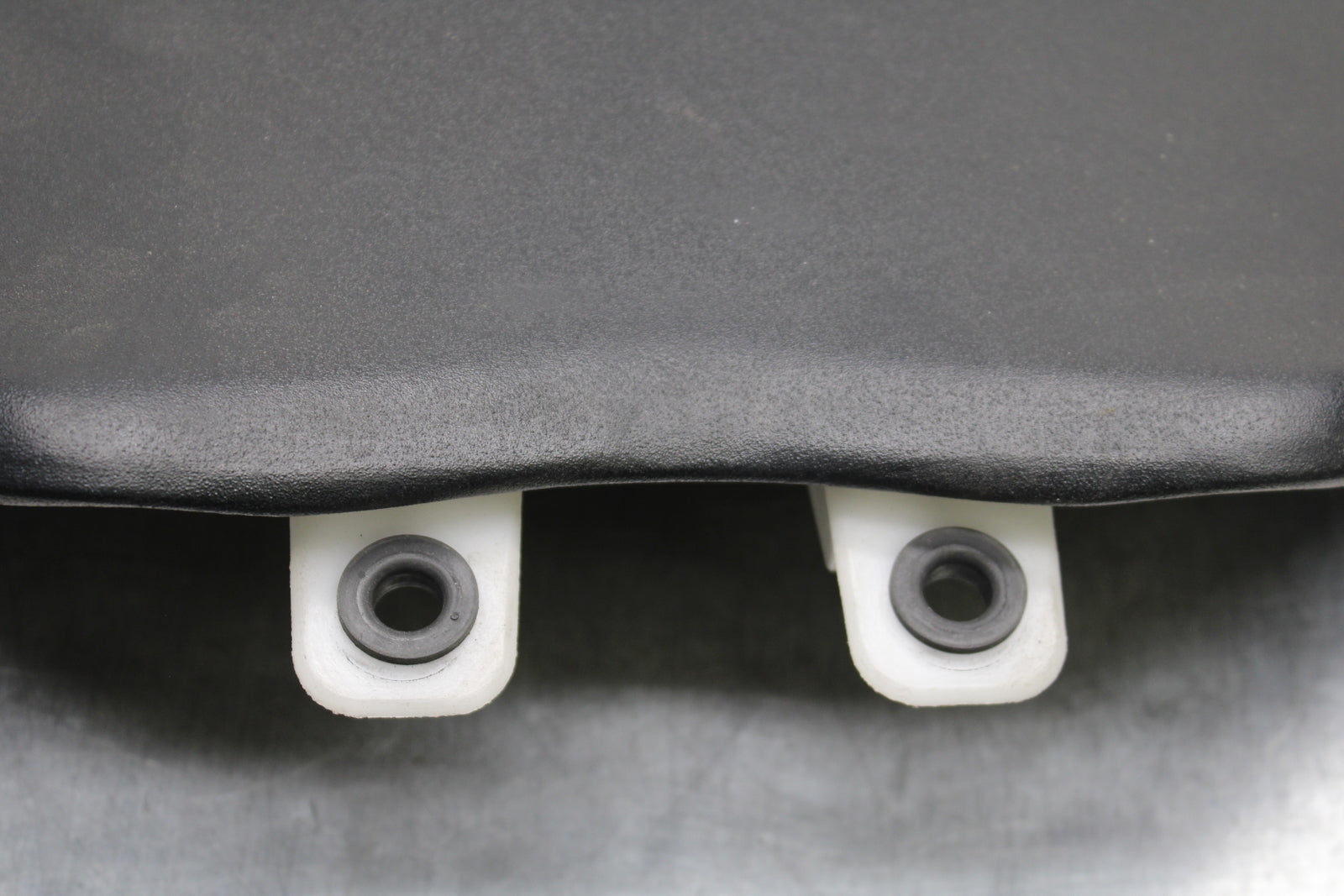 12-13 KAWASAKI Z1000 FRONT DRIVERS SEAT PAD SADDLE PILLION BB743