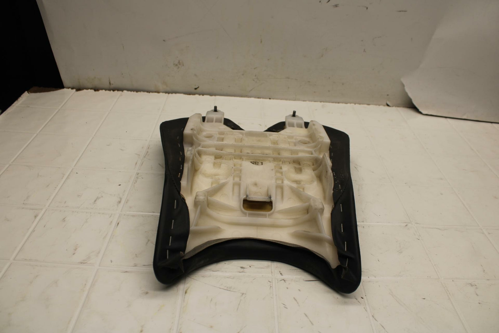 08-16 YAMAHA YZF R6 FRONT DRIVERS SEAT PAD SADDLE PILLION BB406