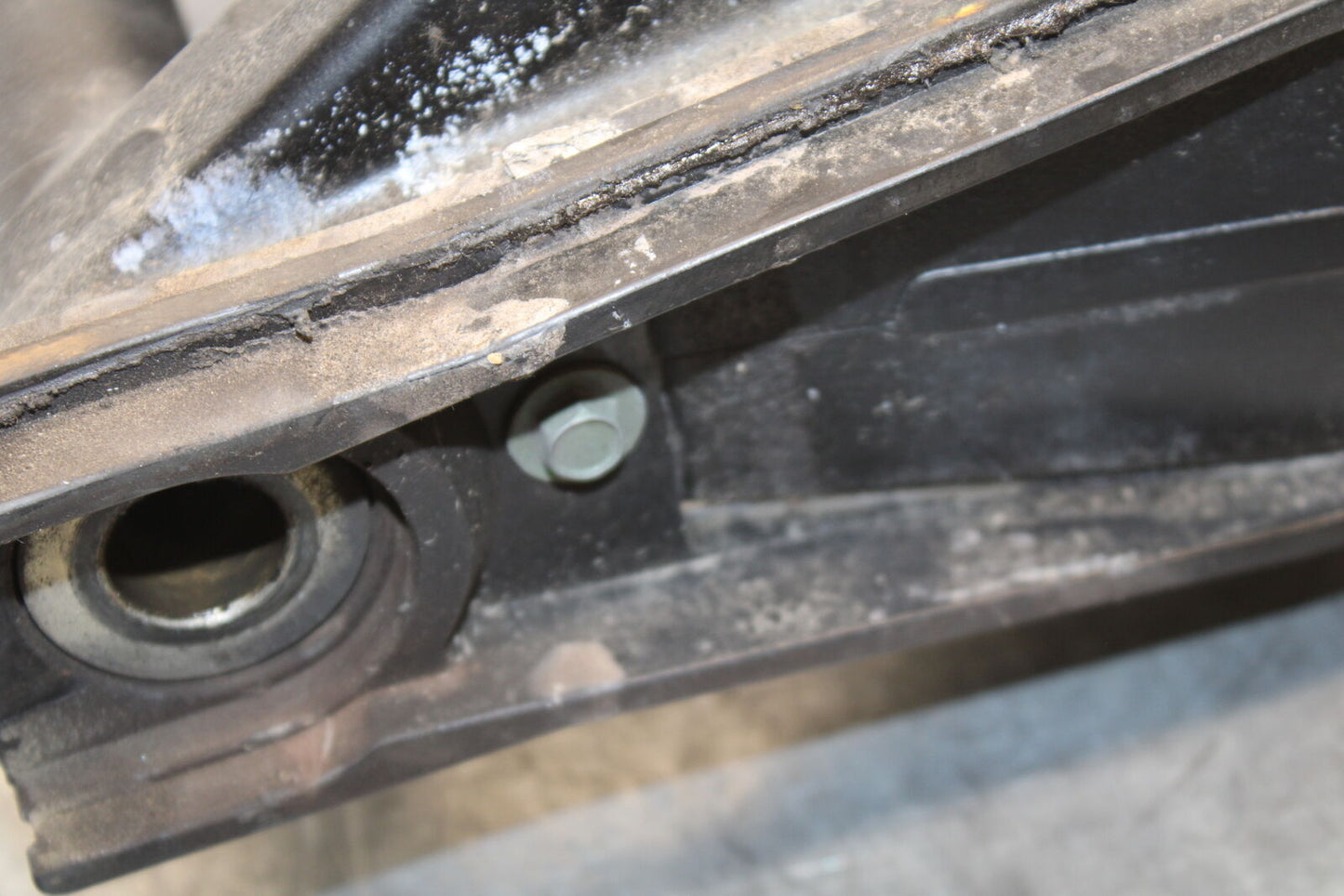 05-06 SUZUKI GSXR1000 REAR SWINGARM SUSPENSION SWING ARM 61000-41G00-YAP BB663