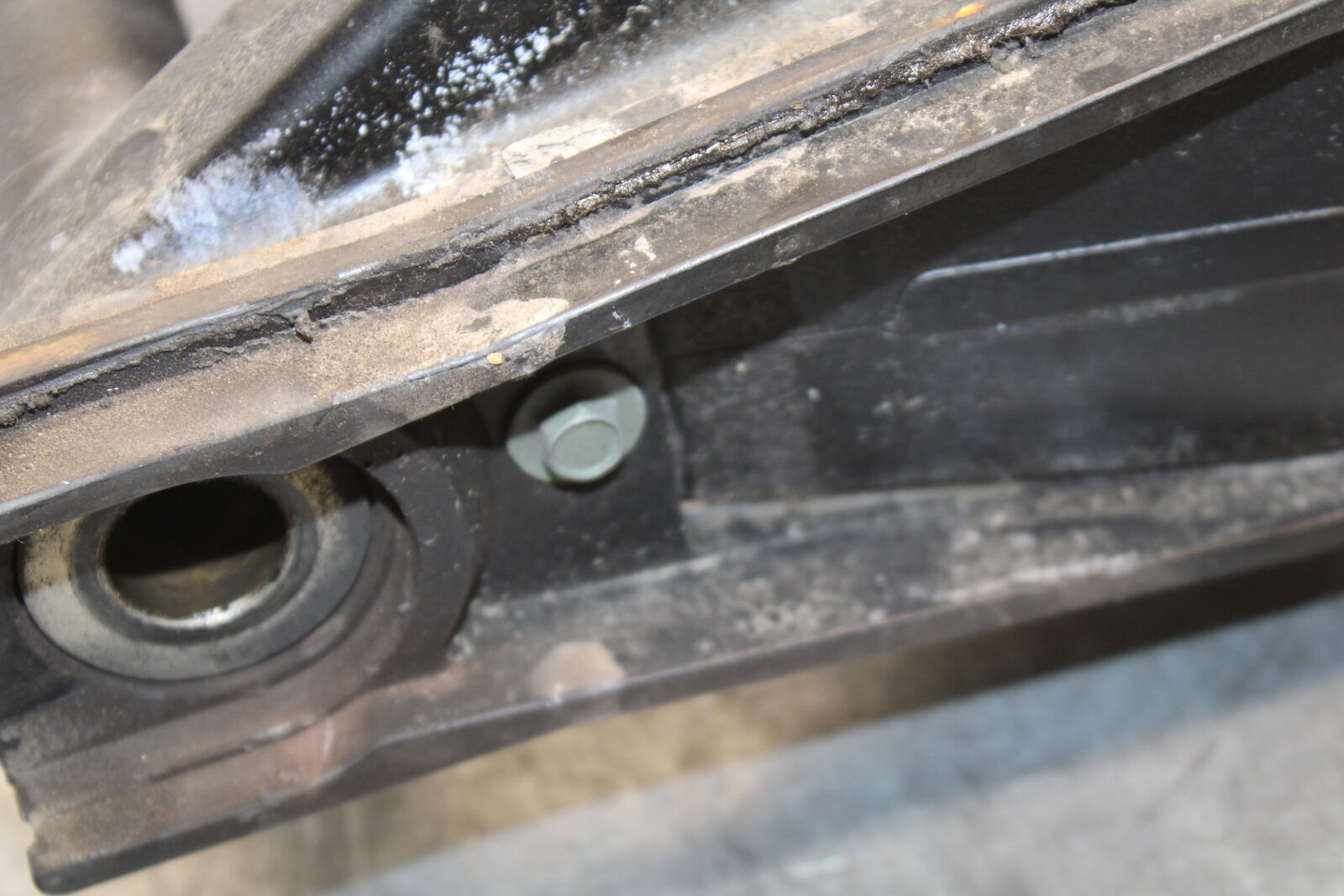 05-06 SUZUKI GSXR1000 REAR SWINGARM SUSPENSION SWING ARM 61000-41G00-YAP BB663