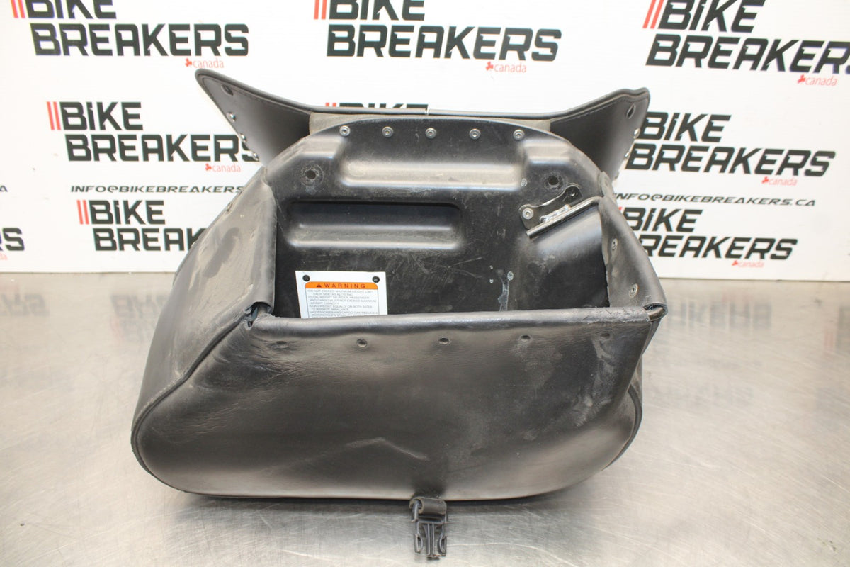 07 HONDA VTX1300R RIGHT SIDE CARGO LUGGAGE SADDLEBAG BAG COMPARTMENT BB825