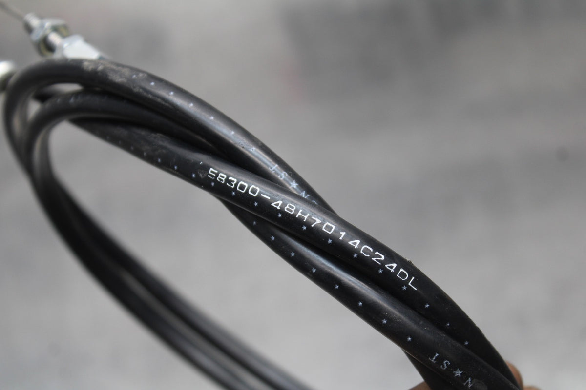 15 SUZUKI GW250F THROTTLE CABLES LINES BB789